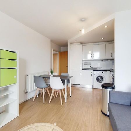 Fully Serviced Two Bed Apartment By Excel & O2 Londýn Exteriér fotografie